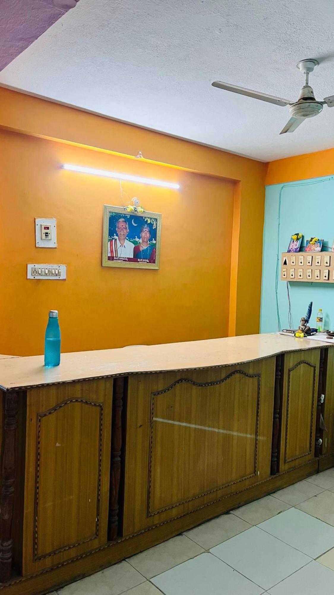 Sss Residency Hotel Puttaparthi Kültér fotó