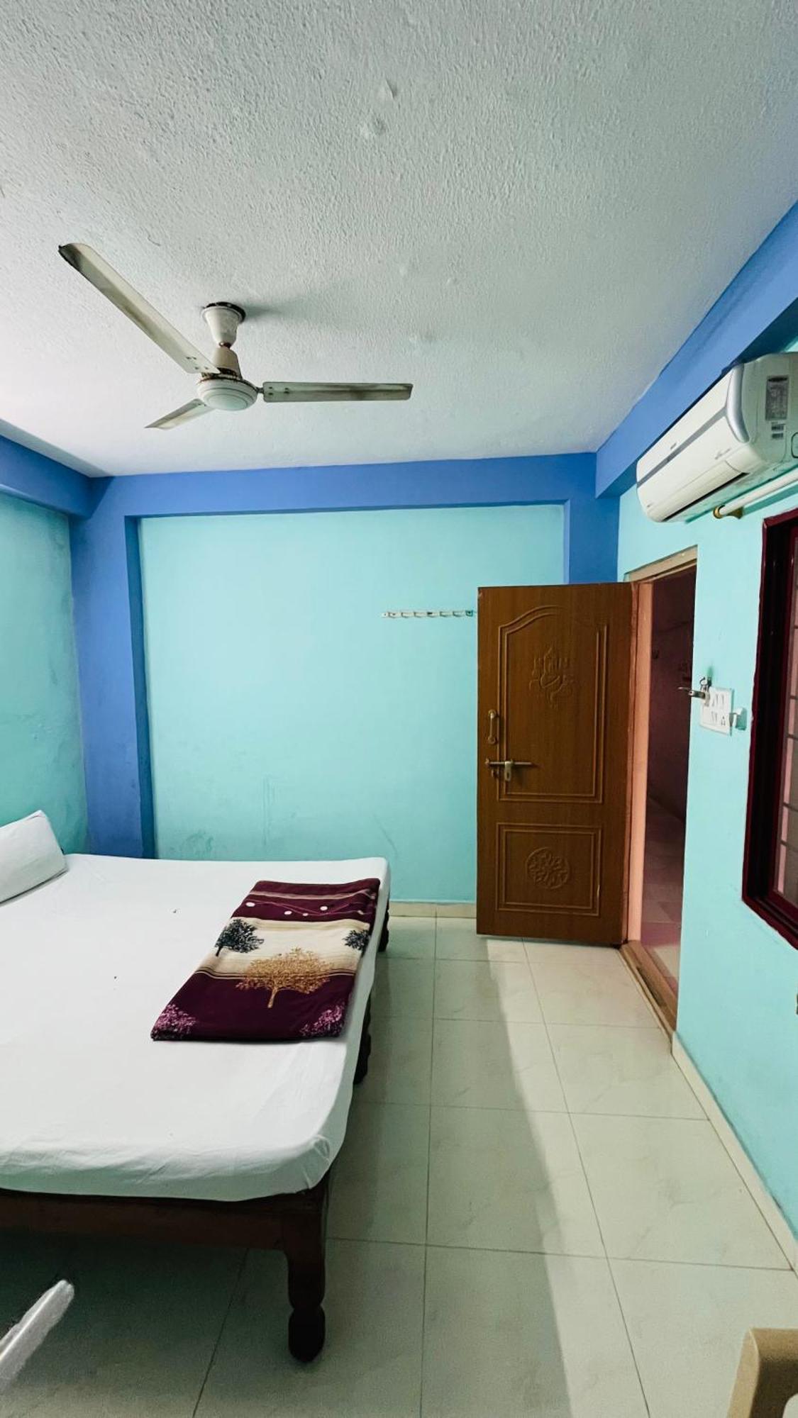 Sss Residency Hotel Puttaparthi Kültér fotó